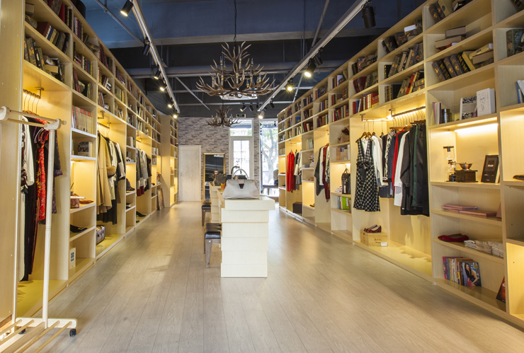 GM闺蜜服装店设计施工
